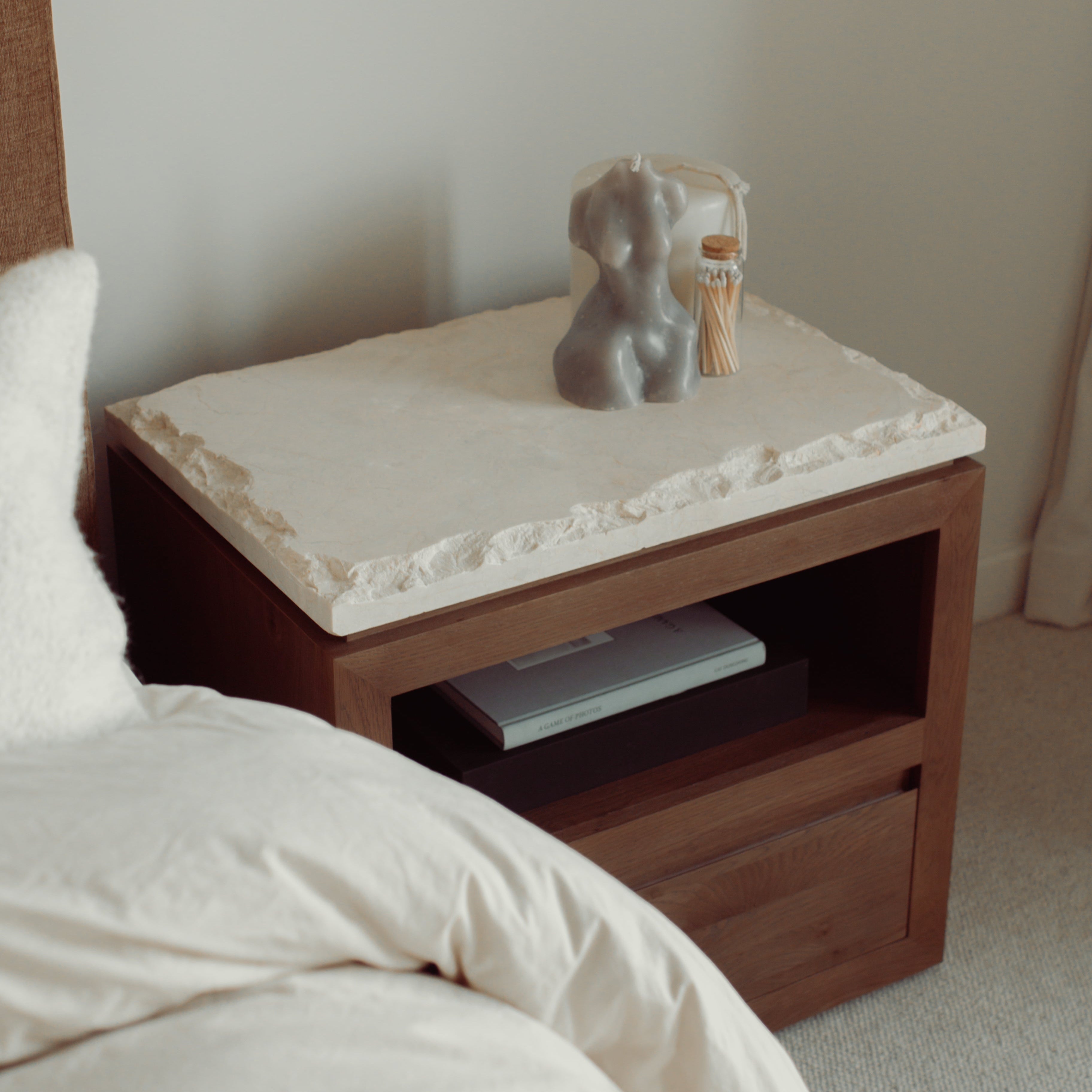 Nachttisch mit Marmorplatte und Schublade mit Soft-Close-Funktion – Mokka