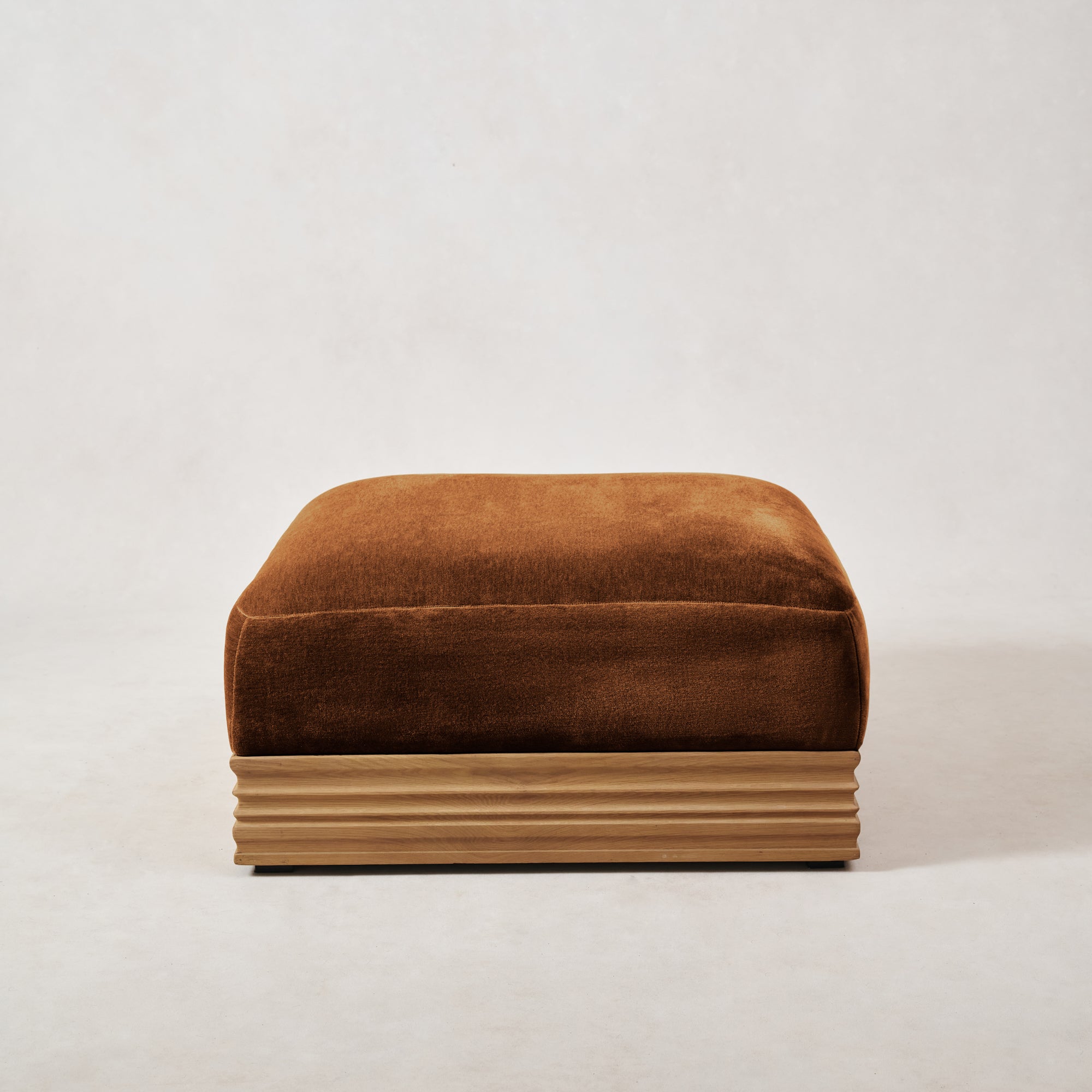 Architektonischer Woll-Mohair-Ottomane
