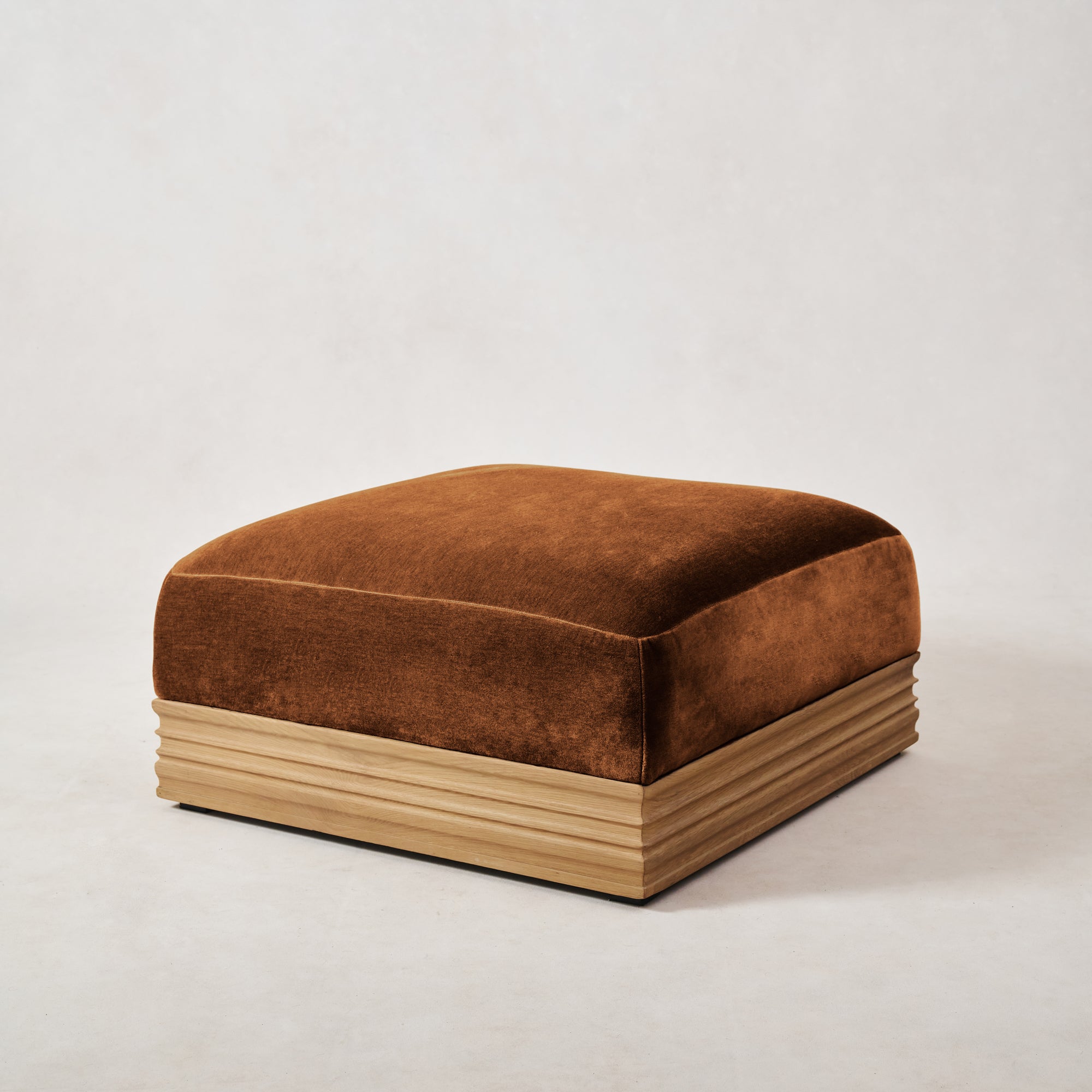 Architektonischer Woll-Mohair-Ottomane