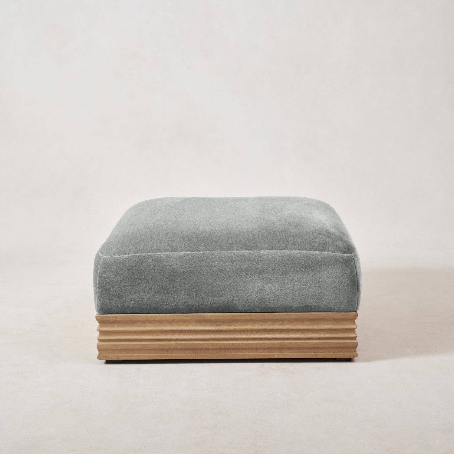 Architektonischer Woll-Mohair-Ottomane