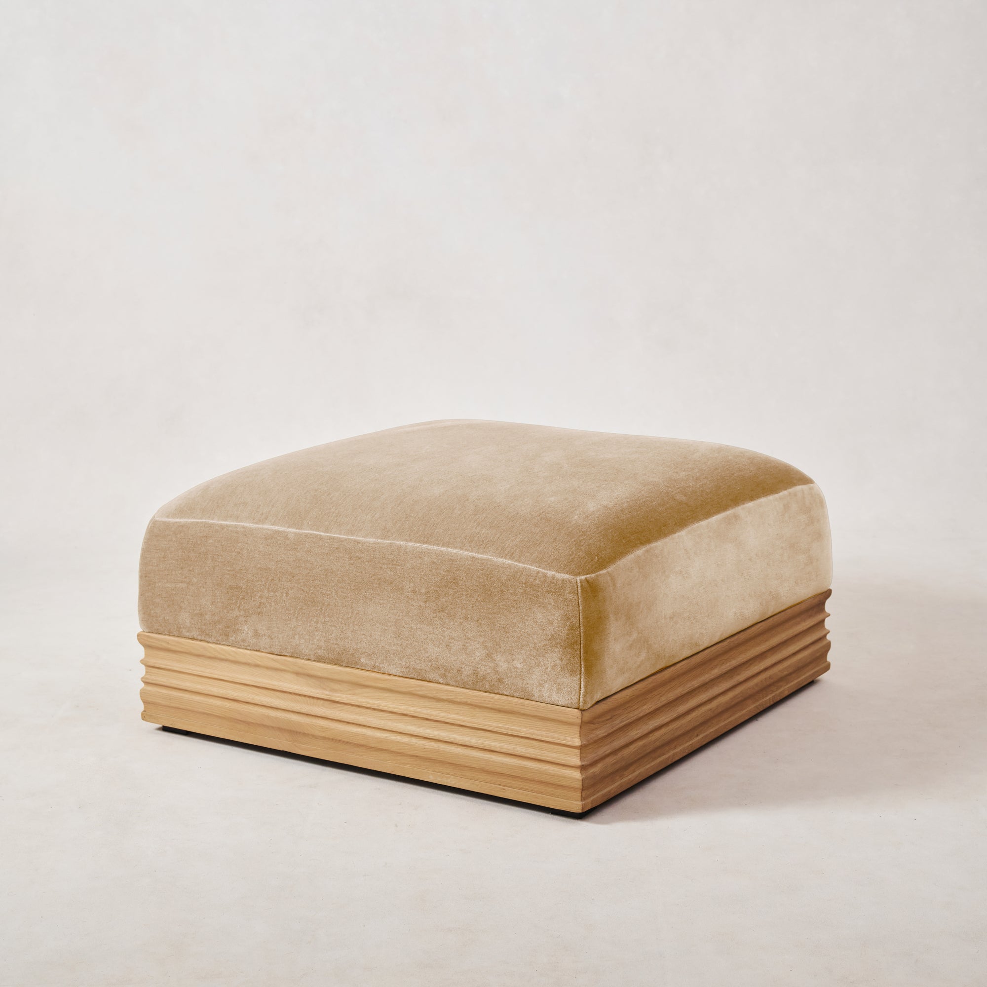 Architektonischer Woll-Mohair-Ottomane