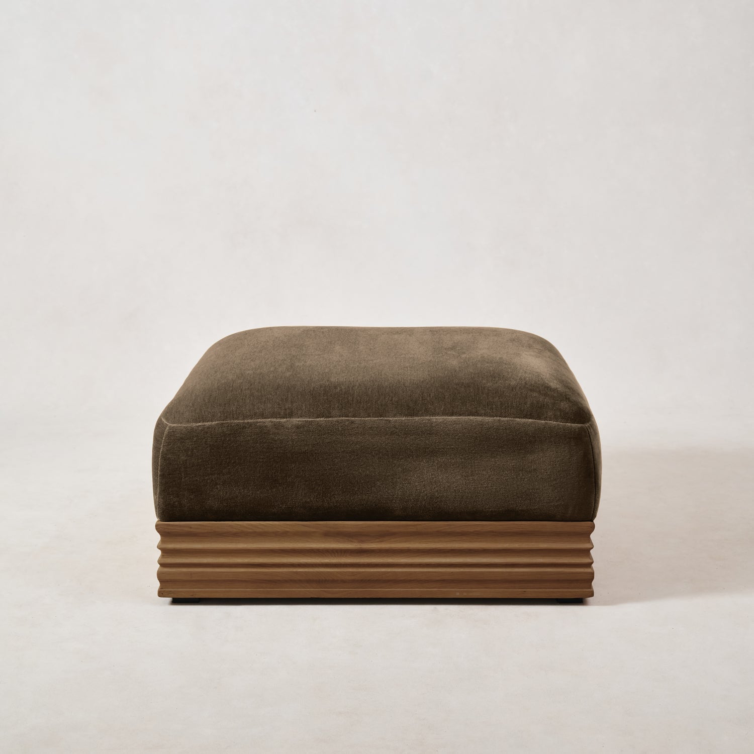 Architektonischer Woll-Mohair-Ottomane