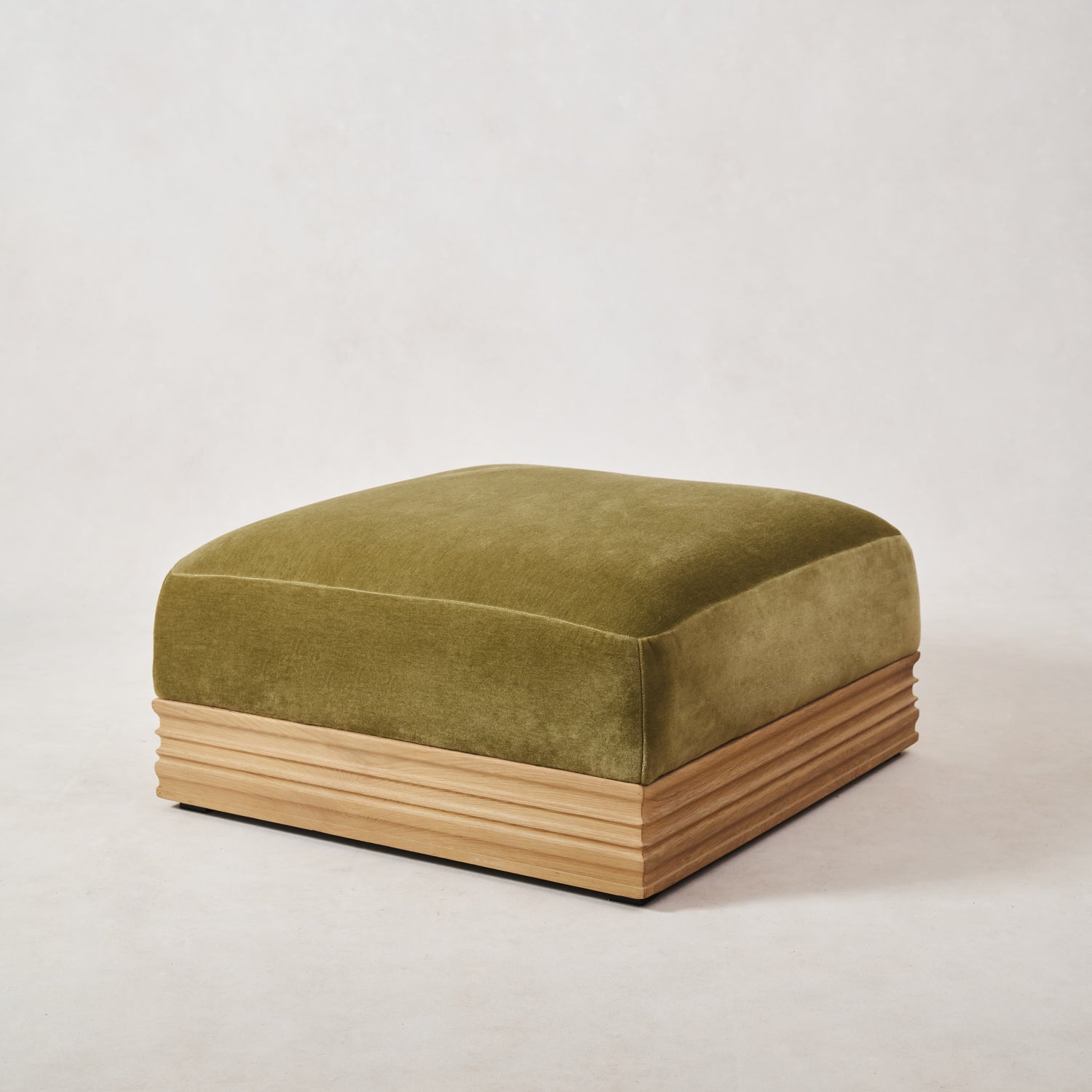 Architektonischer Woll-Mohair-Ottomane