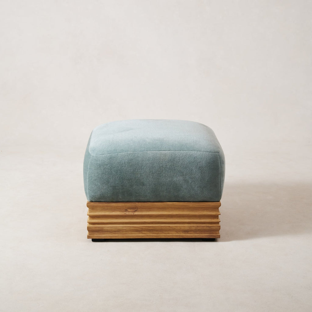 Architektonischer Woll-Mohair-Pouf