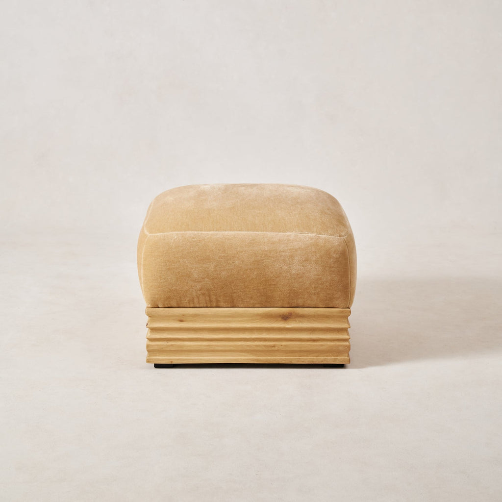 Architektonischer Woll-Mohair-Pouf