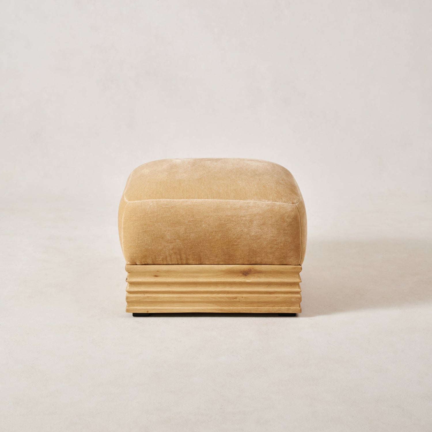 Architektonischer Woll-Mohair-Pouf
