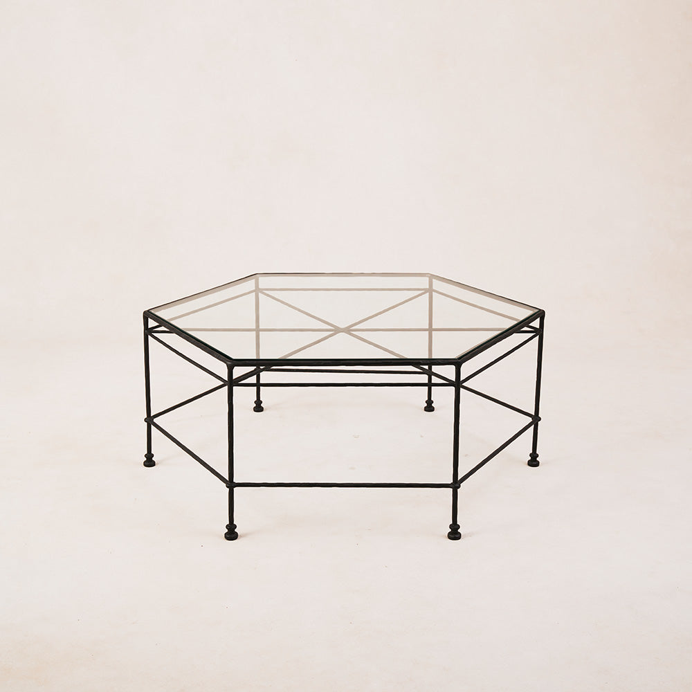 Outdoor-Couchtisch aus Glas (sechseckig) – schwarzer Rahmen