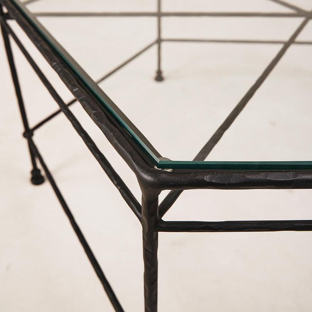 Outdoor-Couchtisch aus Glas (sechseckig) – schwarzer Rahmen