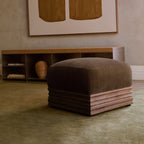 Architektonischer Woll-Mohair-Pouf