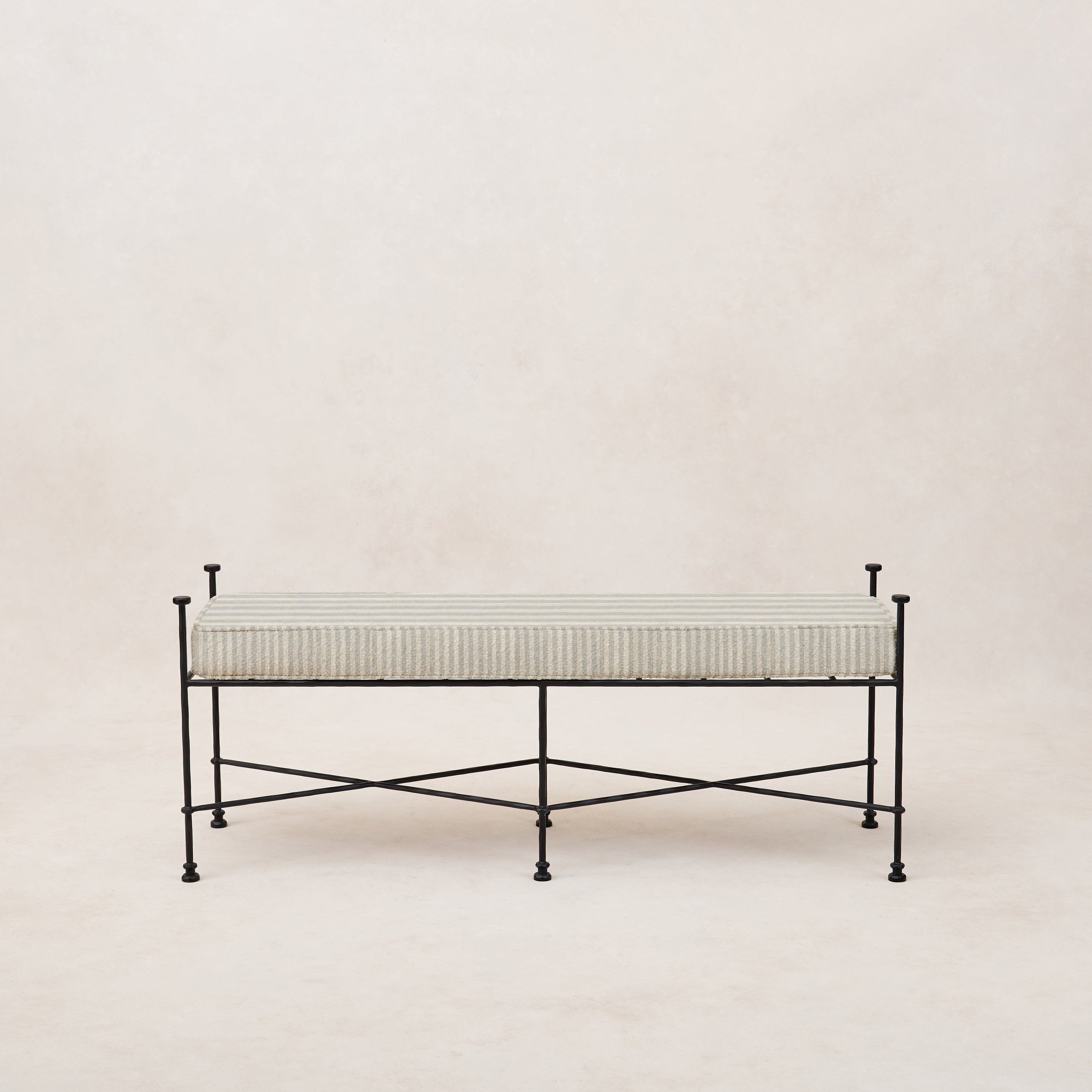 Gartenbank 122 cm – schwarzer Rahmen