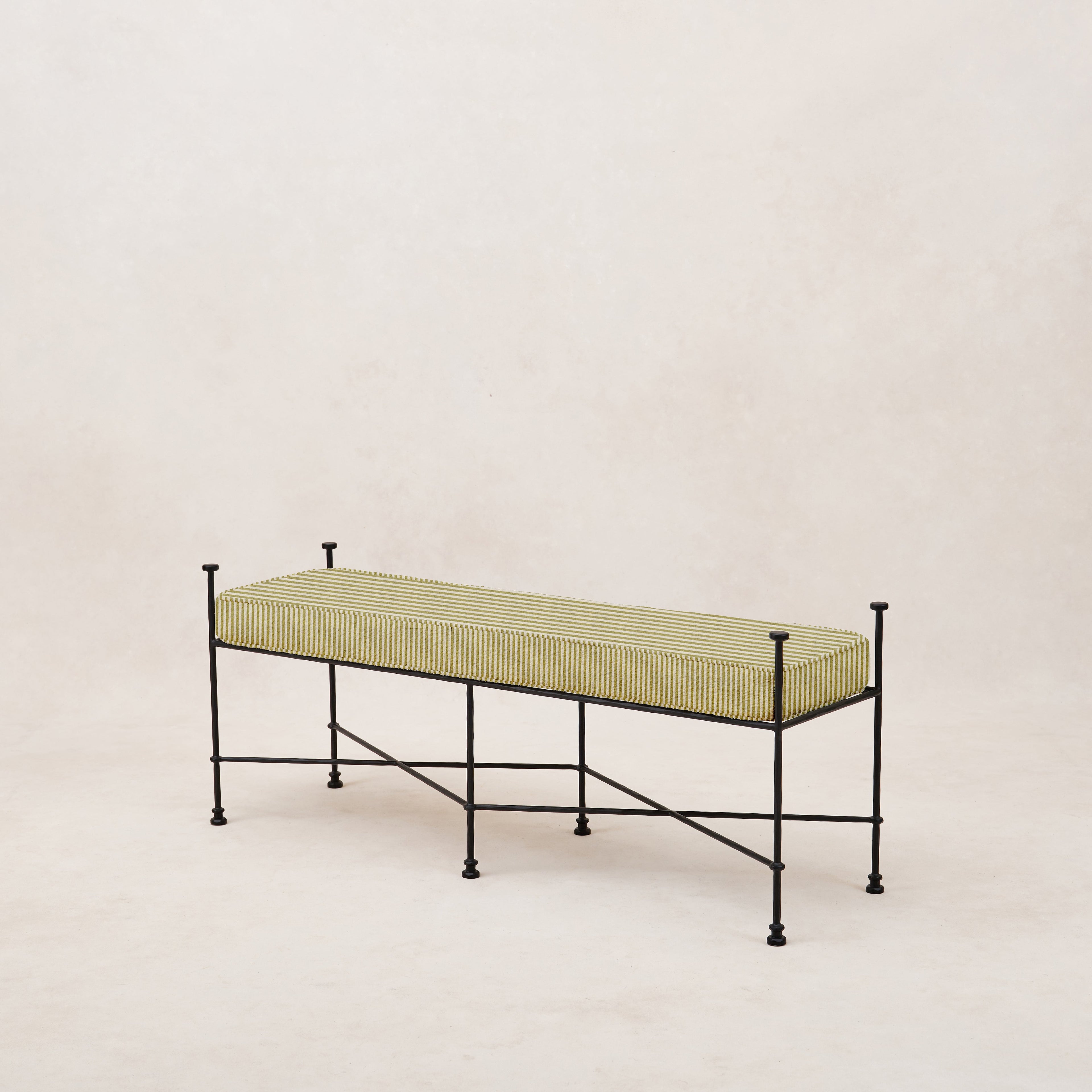 Gartenbank 122 cm – schwarzer Rahmen