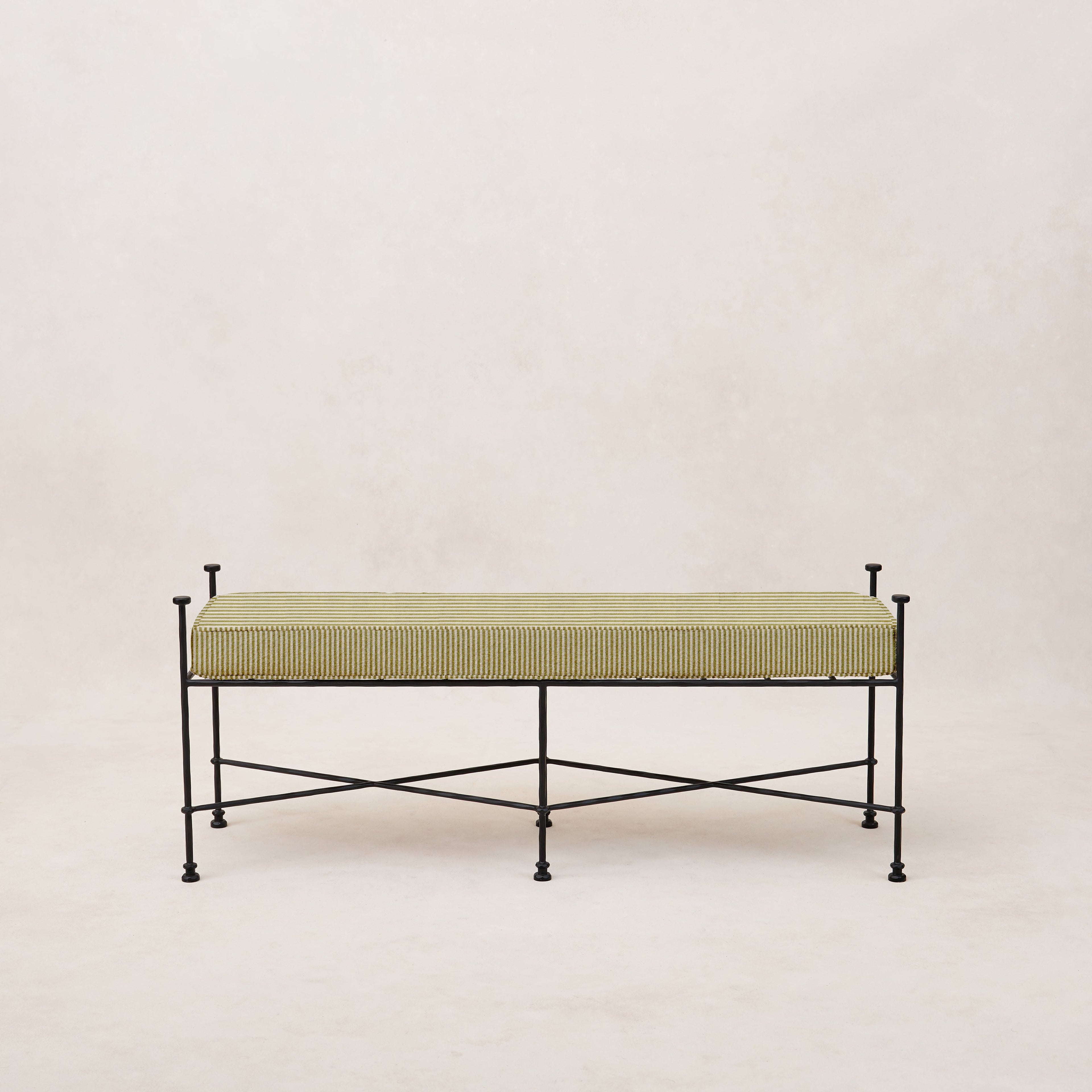 Gartenbank 122 cm – schwarzer Rahmen