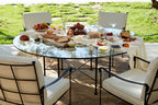 Outdoor-Esstisch aus Glas - schwarzes Gestell