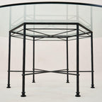 Outdoor-Esstisch aus Glas - schwarzes Gestell