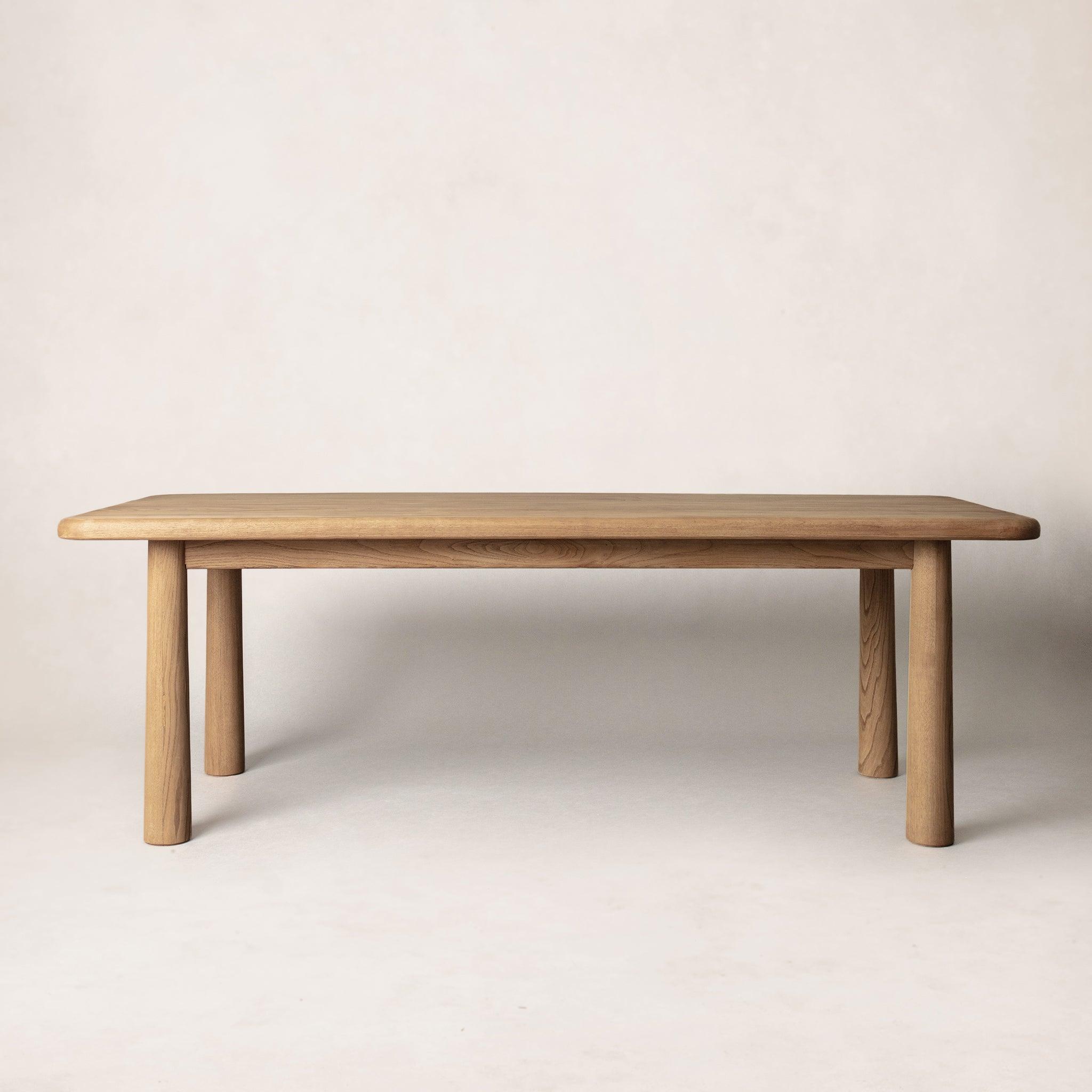 Esstisch "Warm Oak" aus massiver weißer Eiche, rechteckig