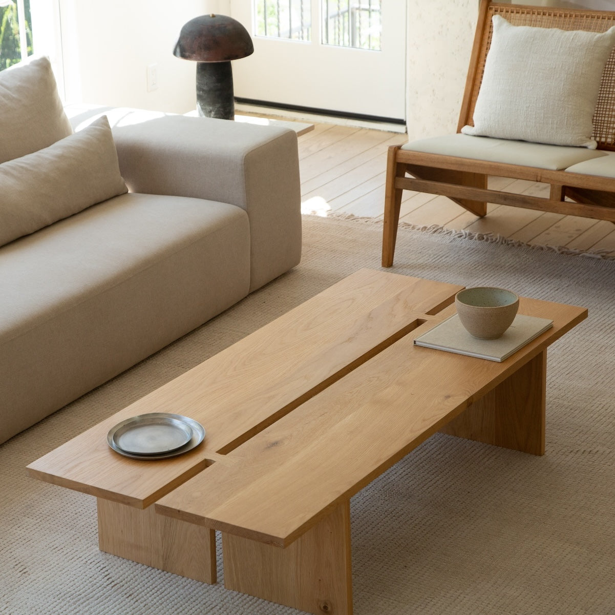Couchtisch aus massiver weißer Eiche – Natur